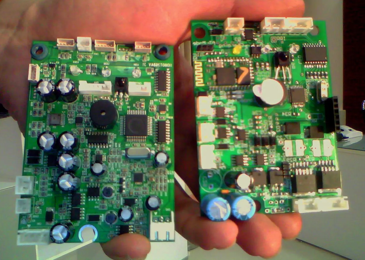 Autonomous robotic glass cleaning PCBs